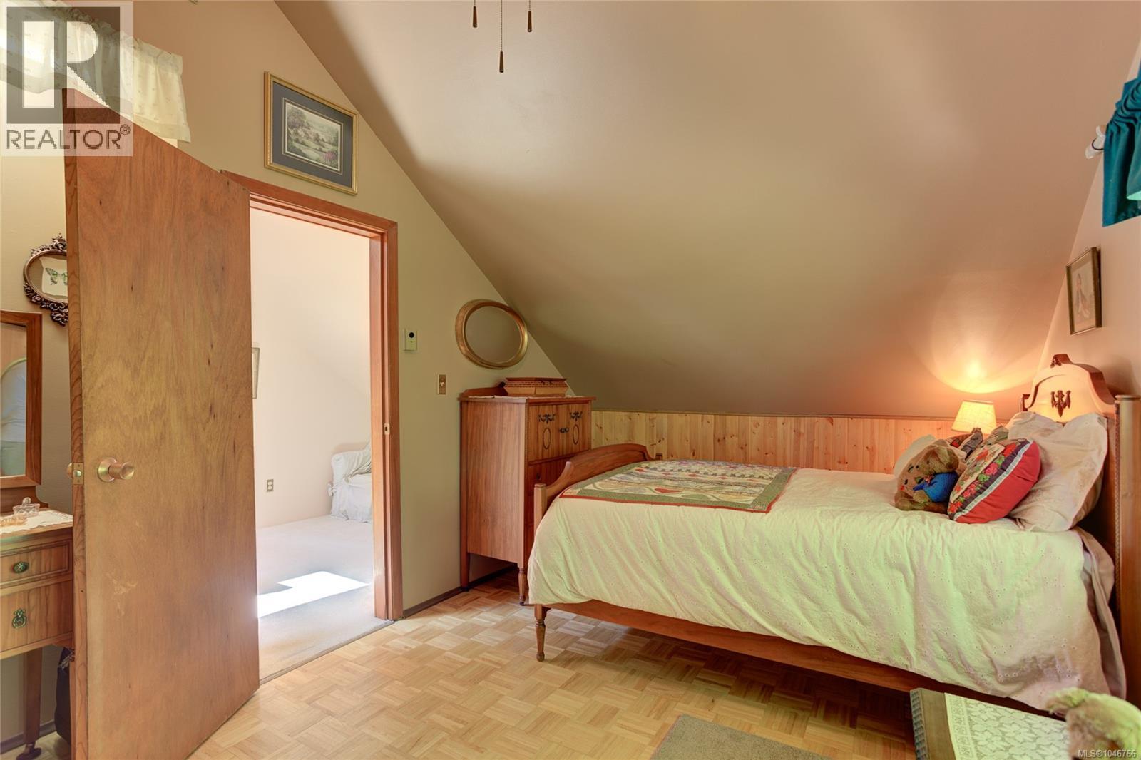 4389 Creighton Rd - Image 37