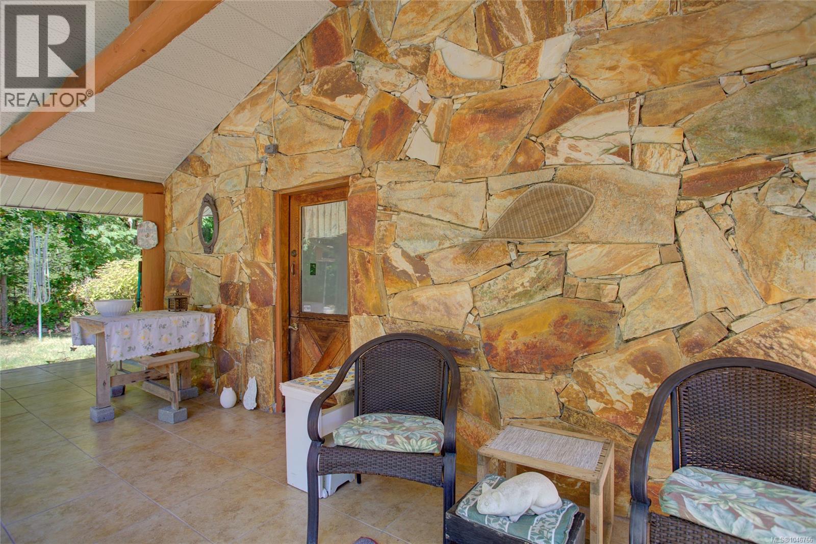 4389 Creighton Rd - Image 43
