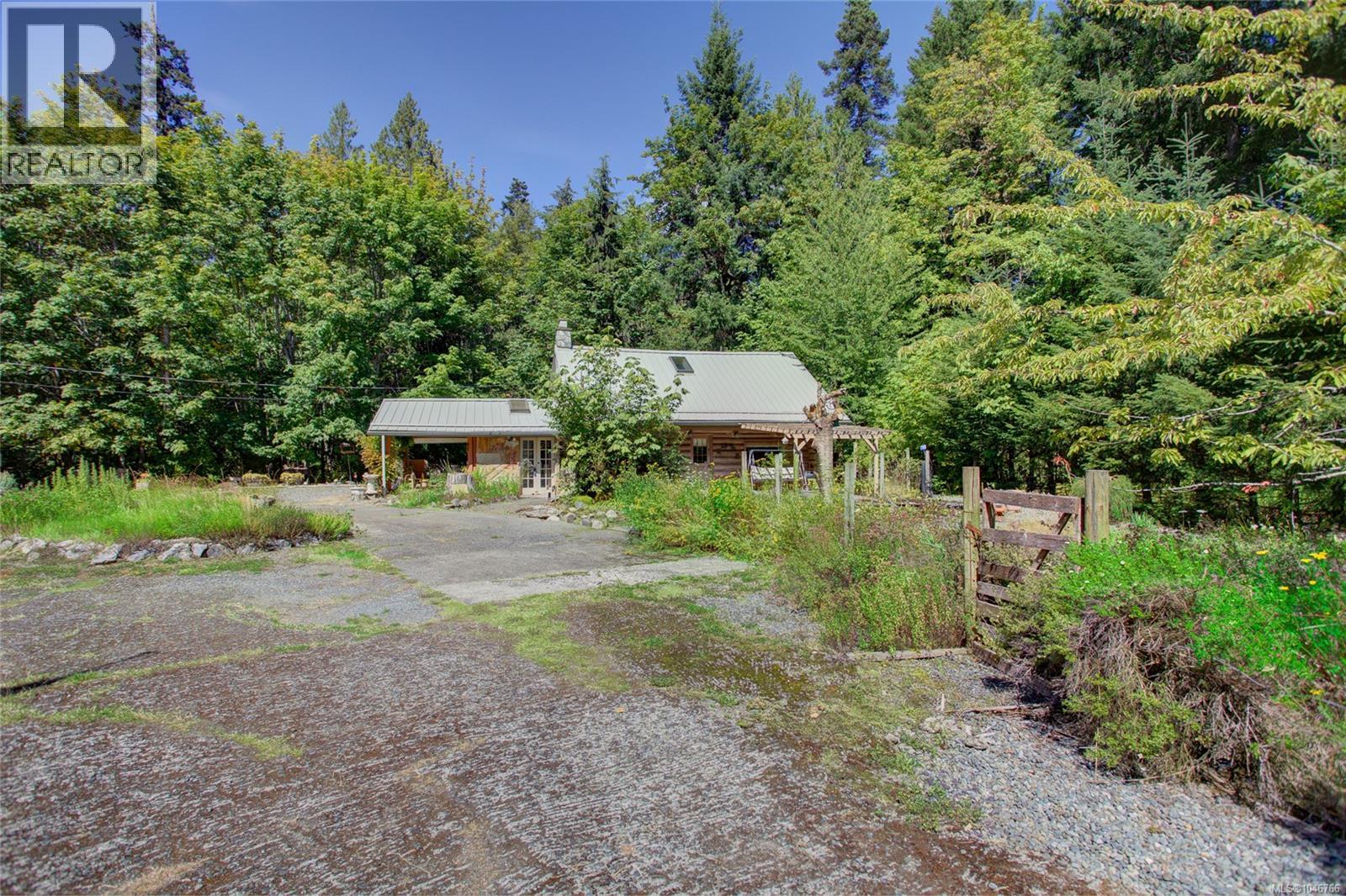 4389 Creighton Rd - 5