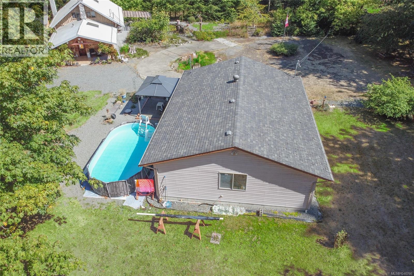 4389 Creighton Rd - 82