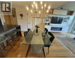 402 866 Arthur Erickson Place, West Vancouver, BC V7T0B2 Photo 10