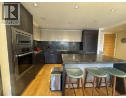 402 866 Arthur Erickson Place, West Vancouver, BC V7T0B2 Photo 8