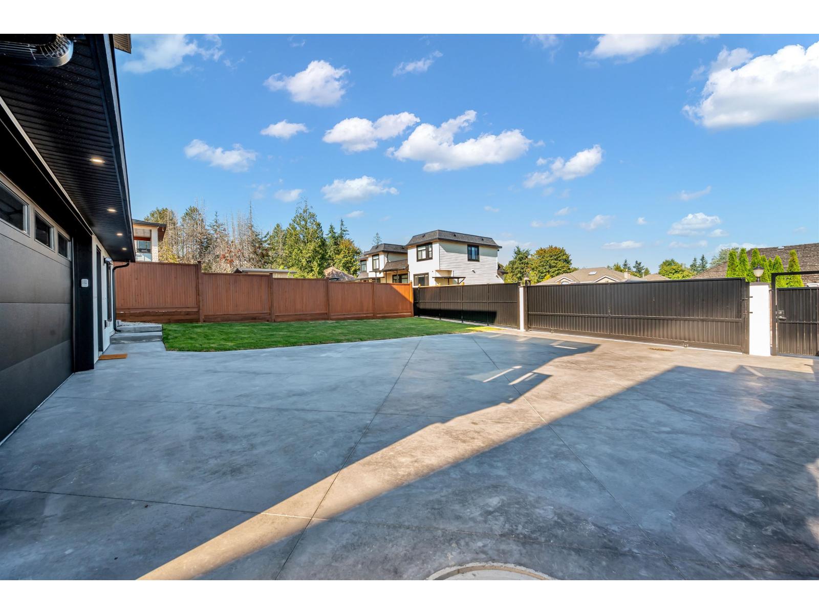 9 Bed, 8 Bath House for Sale in Surrey – 5718 144 STREET, Surrey – MLS# R3154107 - Image 10
