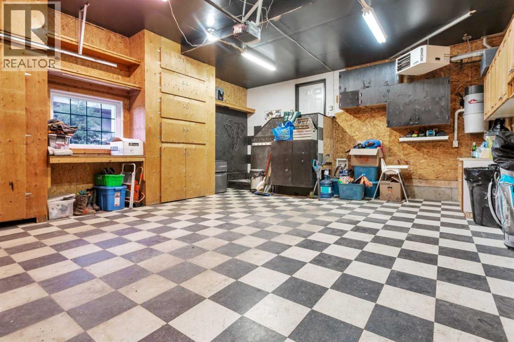 33 Walker Boulevard - 43