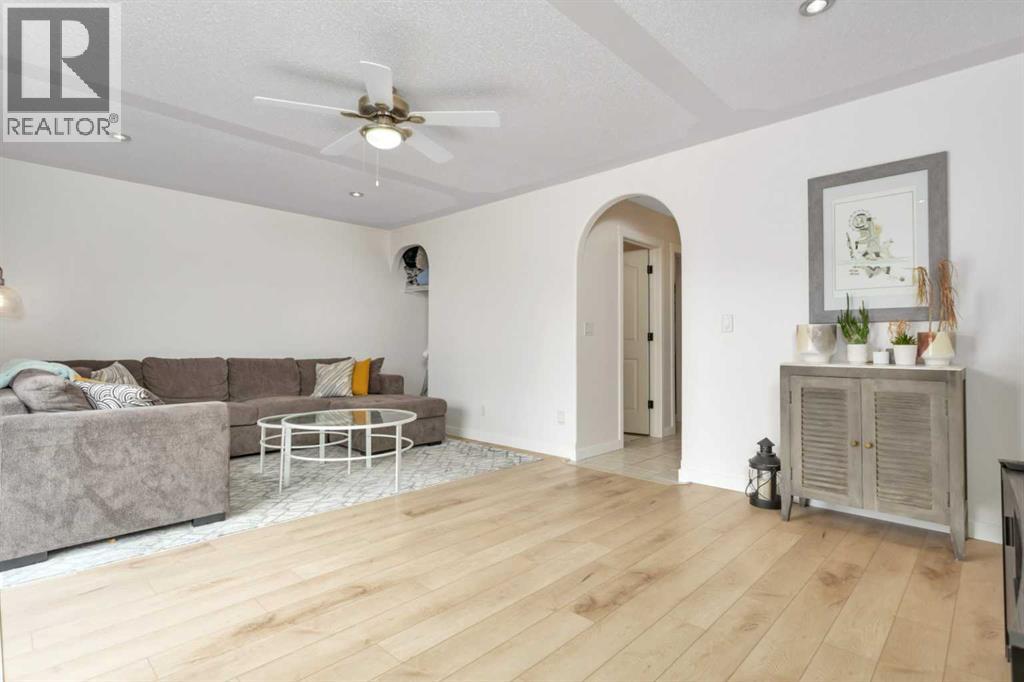 33 Walker Boulevard - 34