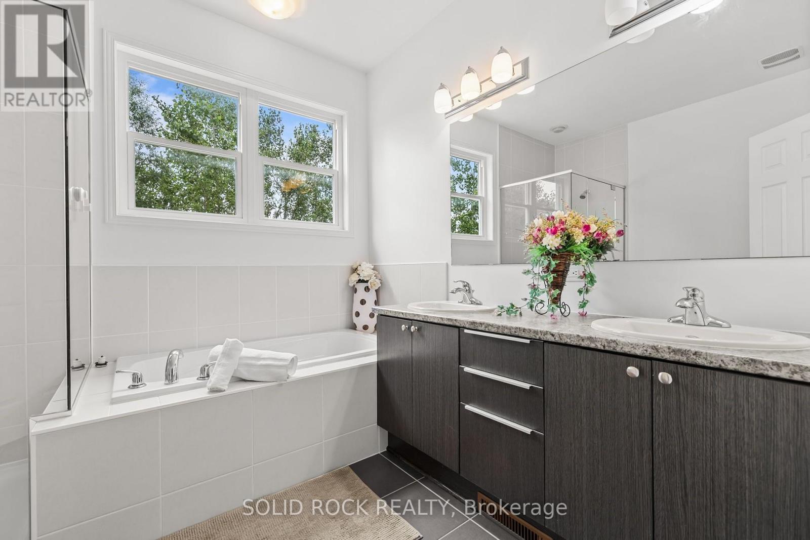 3 Bed, 2 Bath House for Sale in Ottawa – 6617 CALWOOD AVENUE E, Ottawa – MLS# X13668348 - Image 23