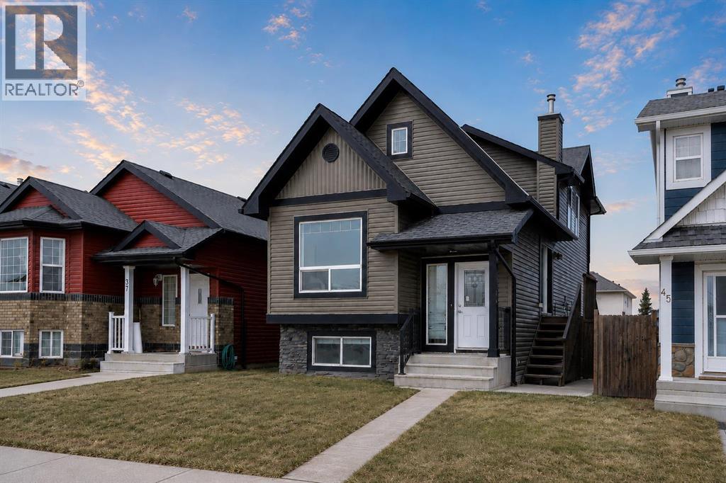 41 Saddlefield Drive NE - 1