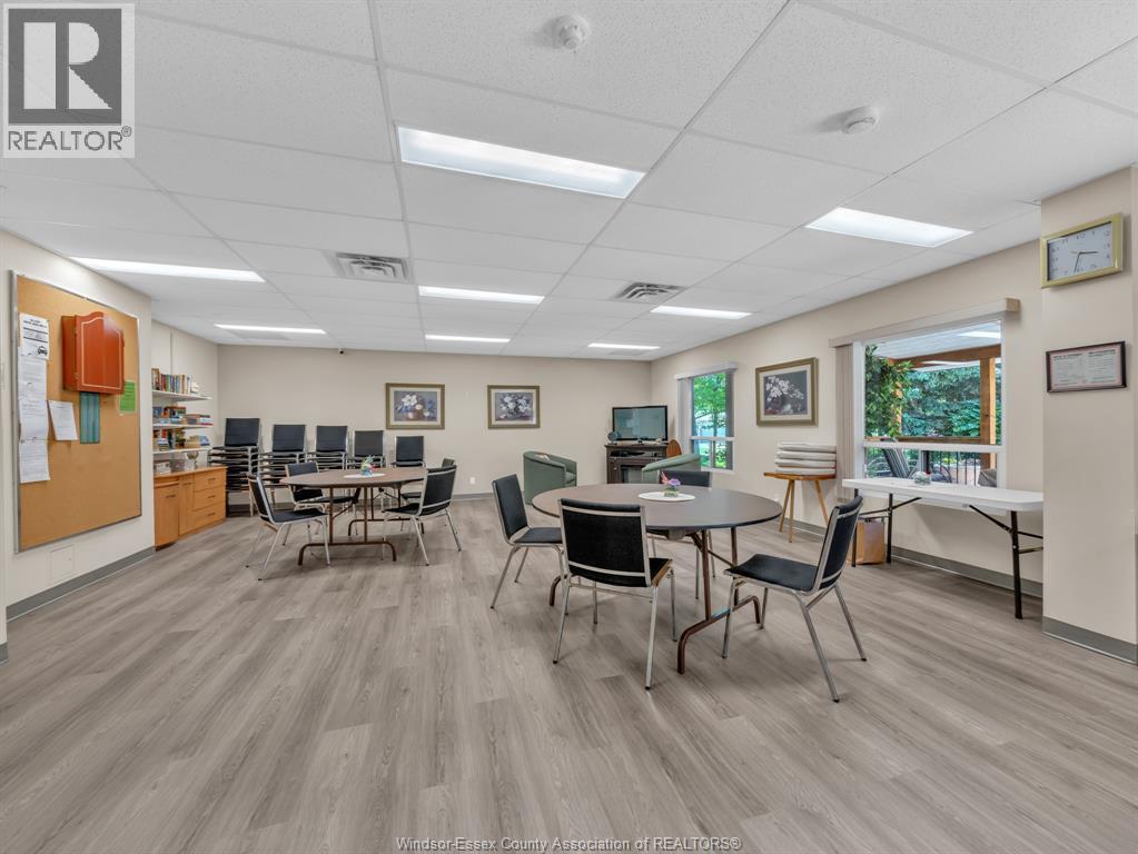 #505 315 VILLAGE GROVE DRIVE - 13