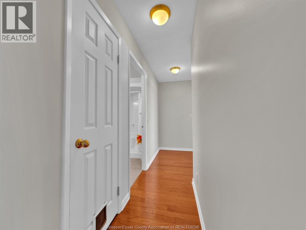 #505 315 VILLAGE GROVE DRIVE - 34
