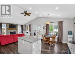 Bathroom - 12 5th Lane, Wasaga Beach, ON L9Z2E9 Photo 9