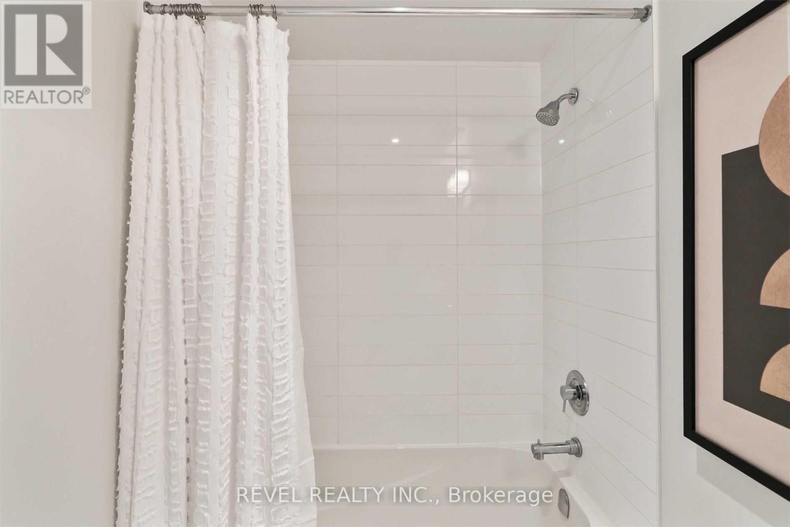 #215 50 BRUYERES MEWS - 13