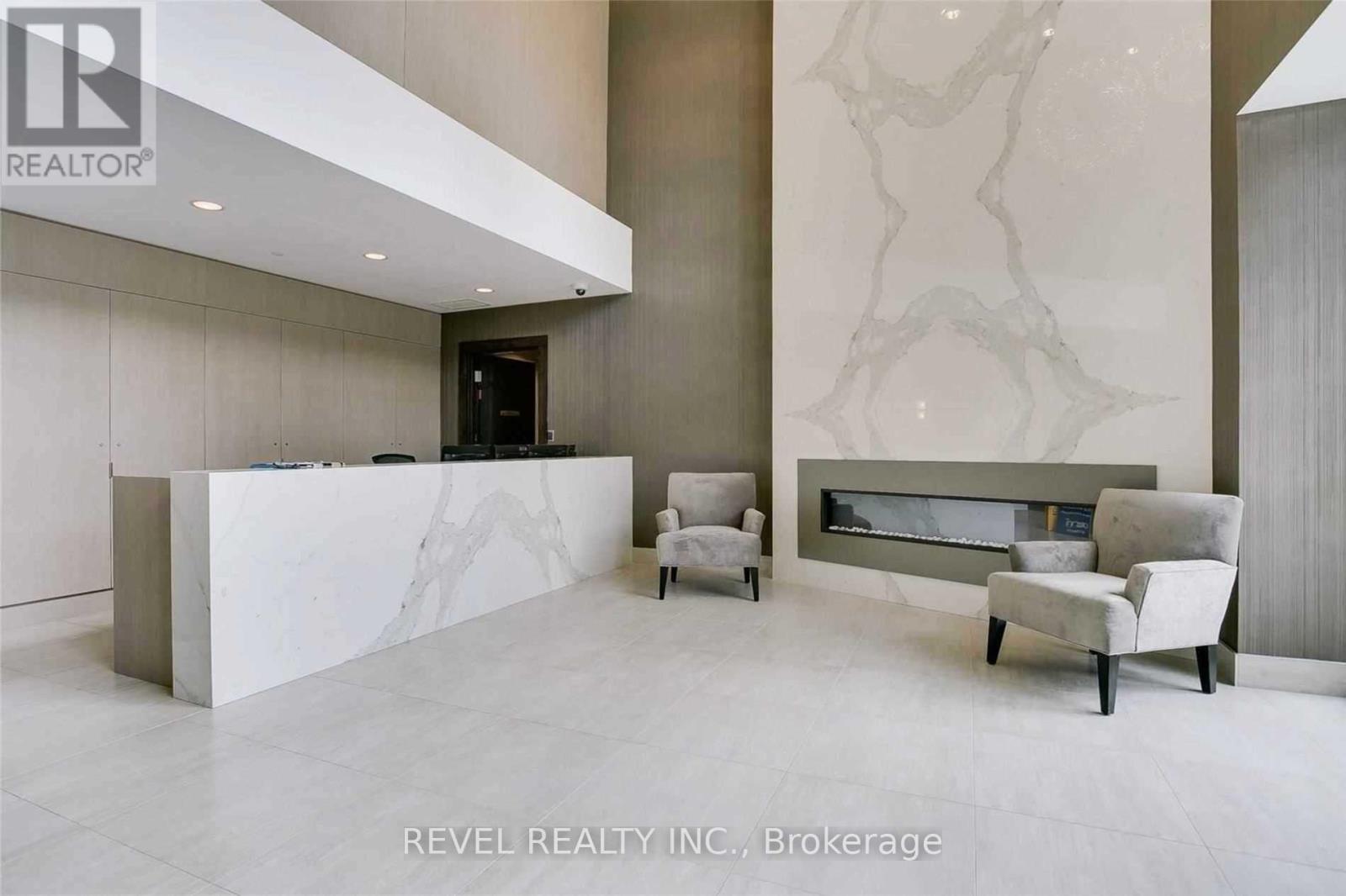 #215 50 BRUYERES MEWS - 19