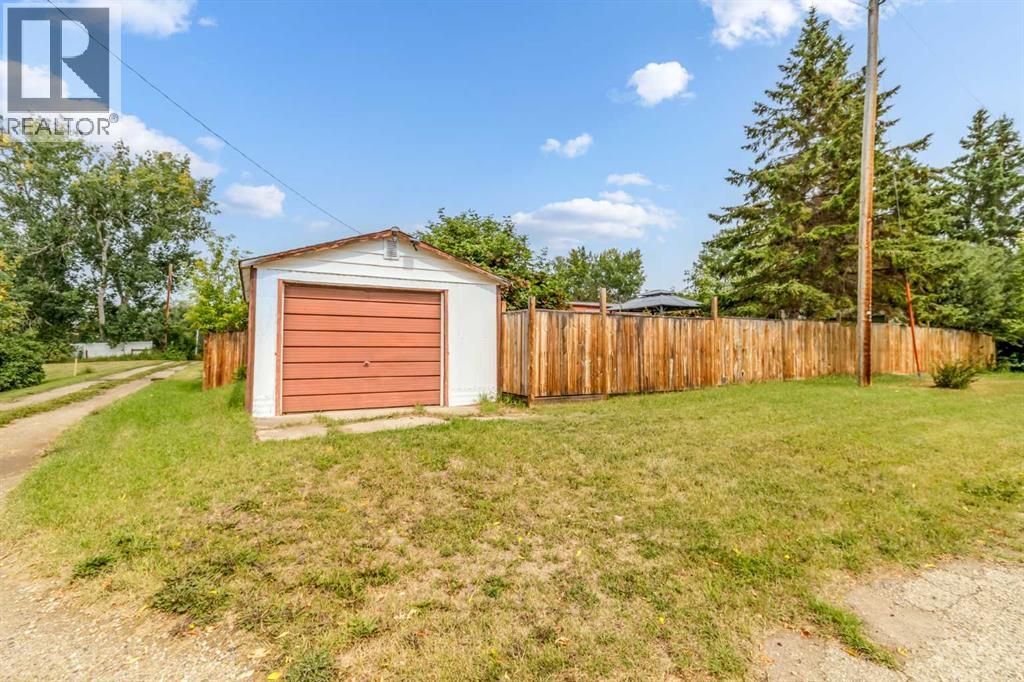 2104 23 Avenue - 28