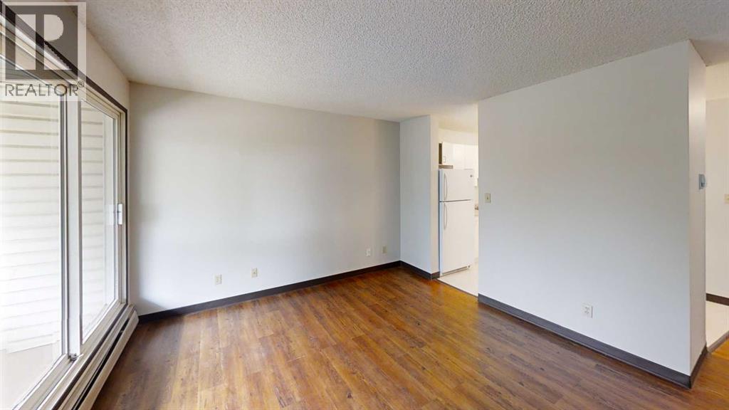 5117 44 Street - Photo 5