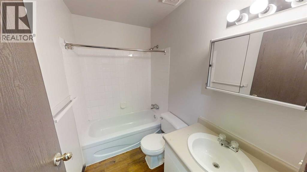 5117 44 Street - Photo 8