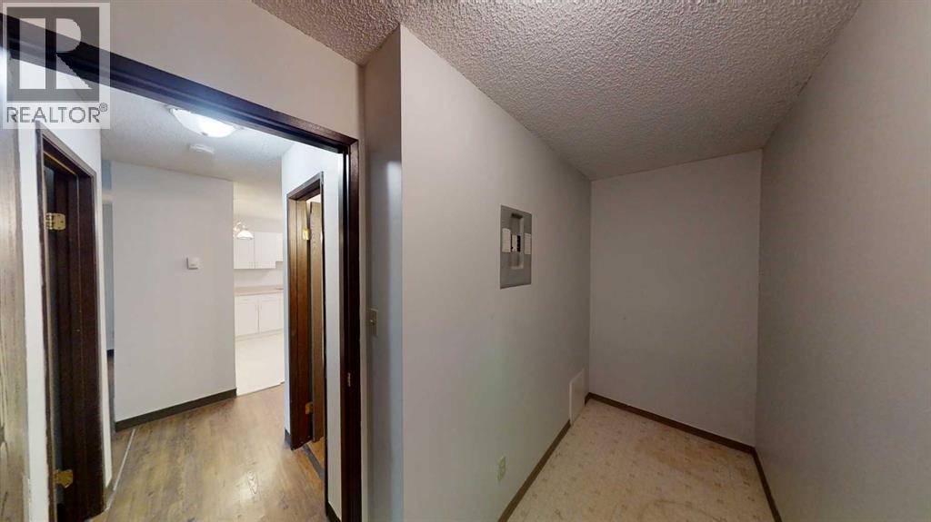 5117 44 Street - Photo 9