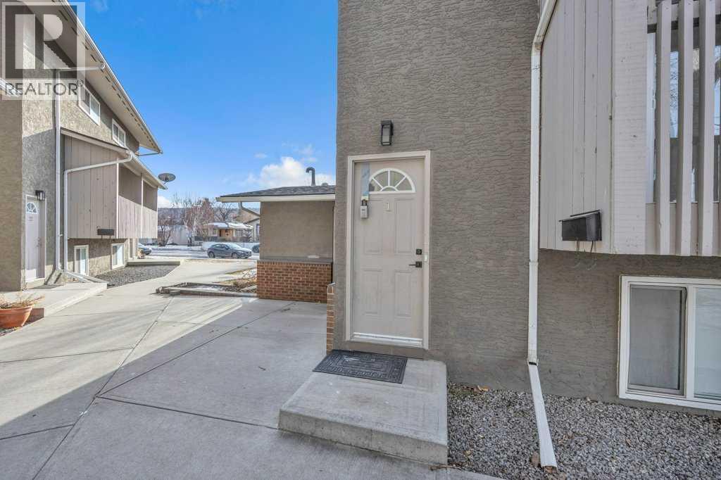 #1 8112 36 Avenue NW - 3