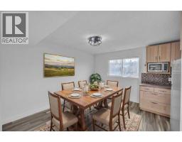 Bedroom - 1, 8112 36 Avenue Nw, Calgary, AB T3B3P3 Photo 6