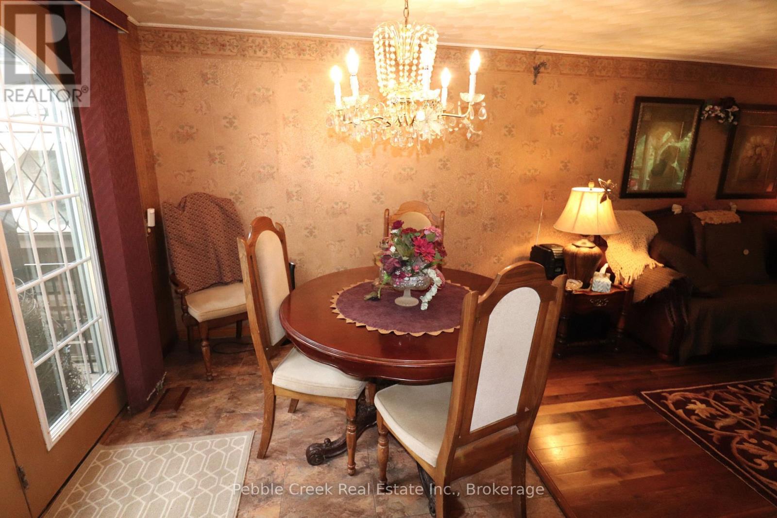 6 GARDEN ROAD - Image 12