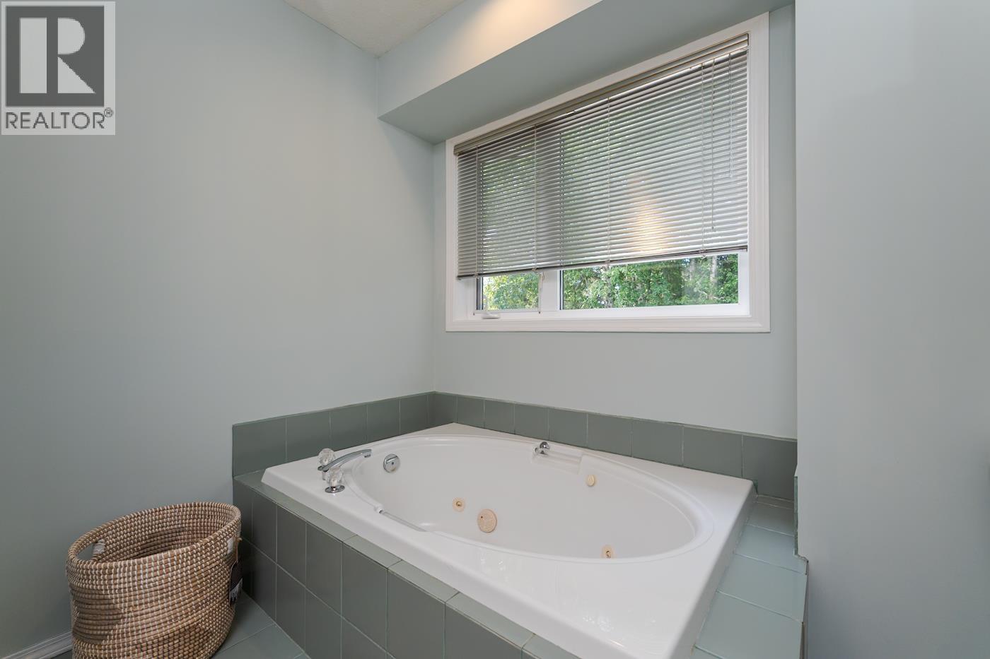2435 PANORAMA CRESCENT - Image 24