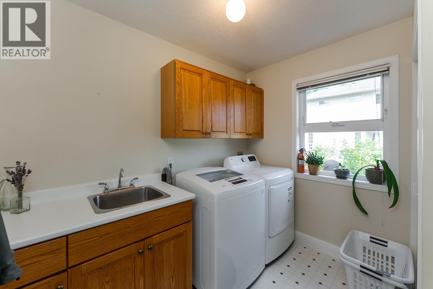 2435 PANORAMA CRESCENT - Image 20