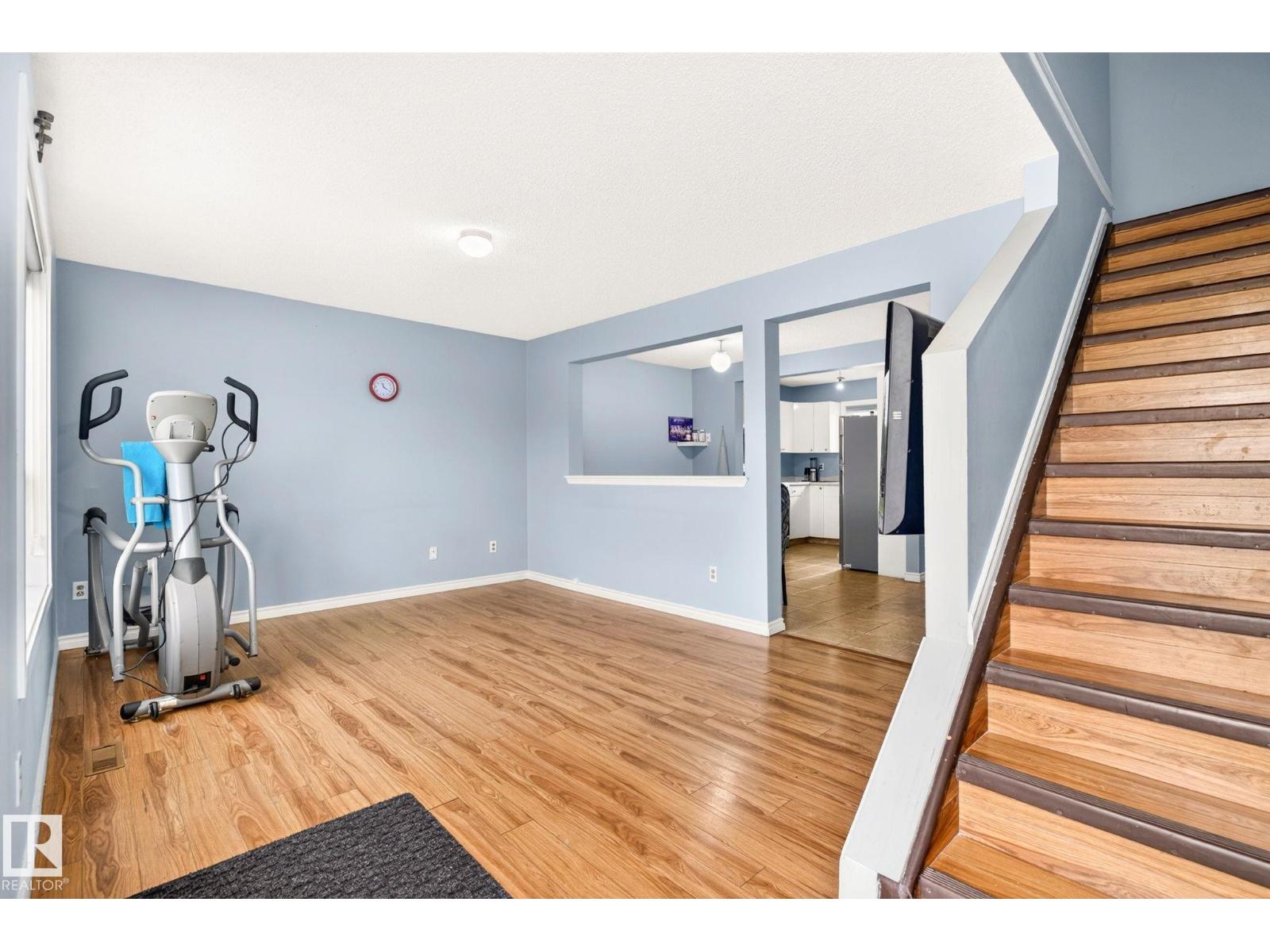 1646 millwoods RD E NW - 13