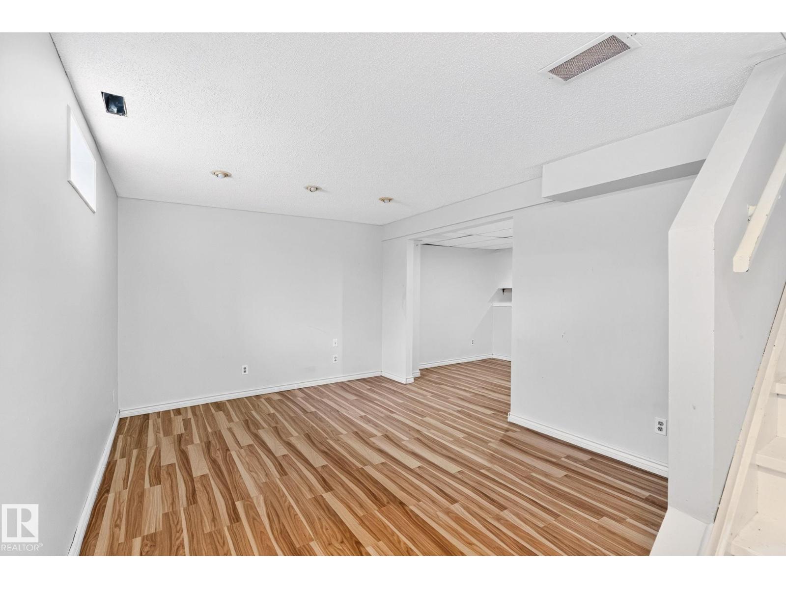 1646 millwoods RD E NW - Image 29