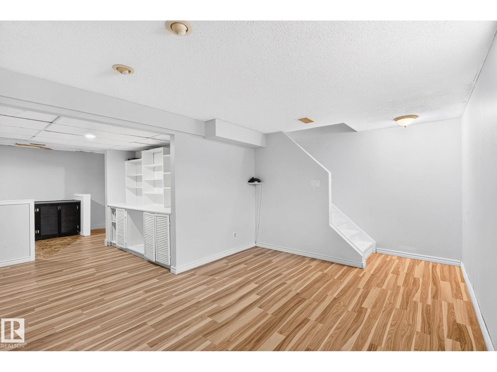 1646 millwoods RD E NW - Image 30