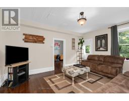 Bedroom 2 - 6170 4 Line N, Oro Medonte, ON L4R4K3 Photo 6