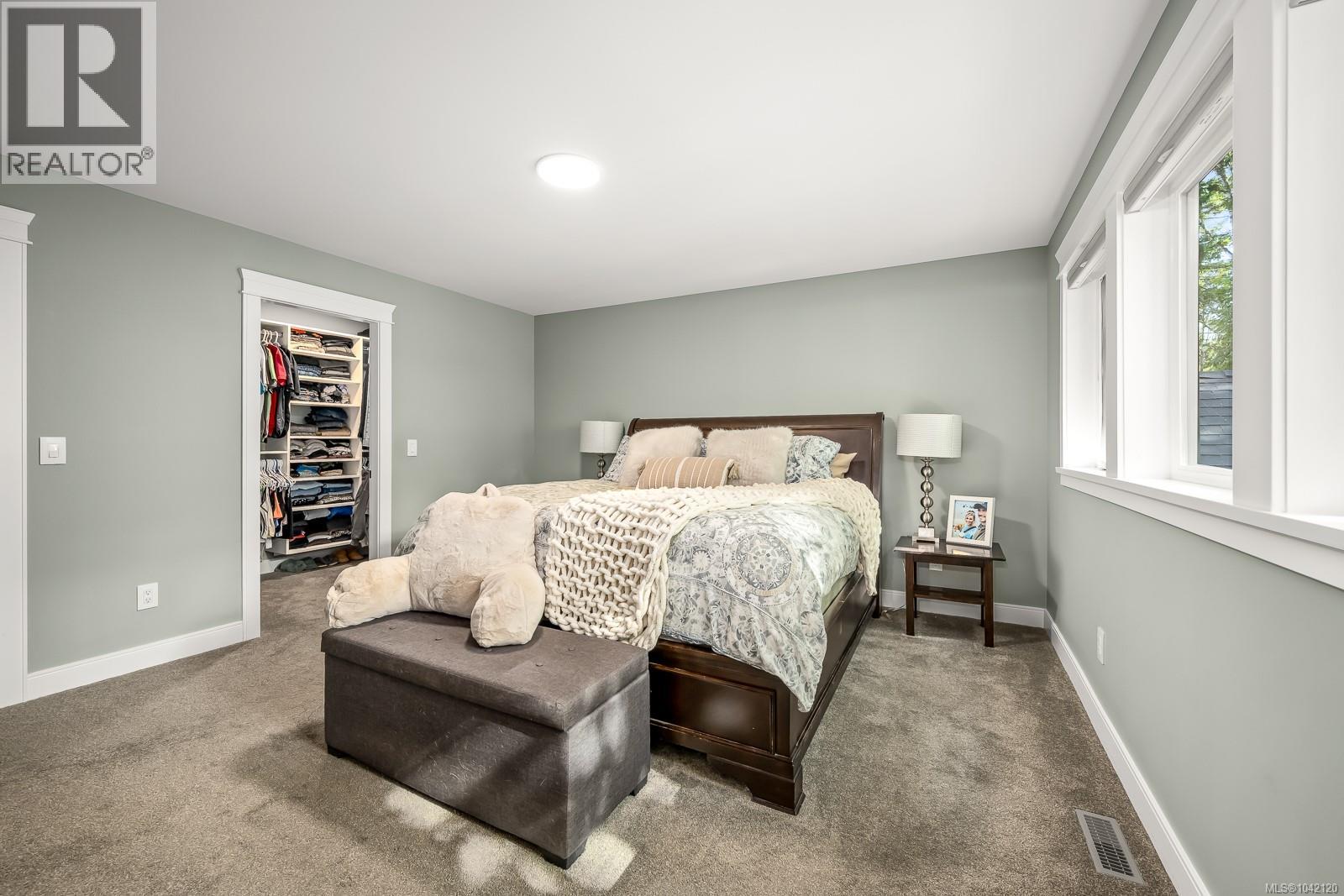 #4 2880 Arden Rd - 15