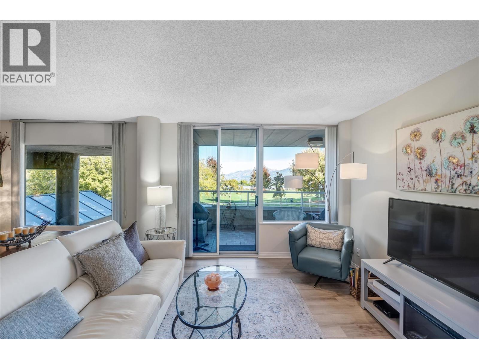 202 86 Lakeshore Drive, Penticton