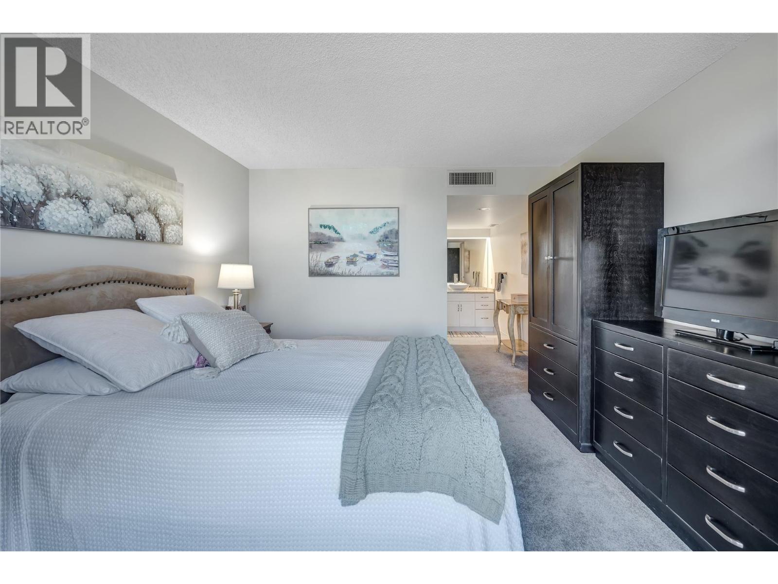 #202 86 Lakeshore Drive - 18