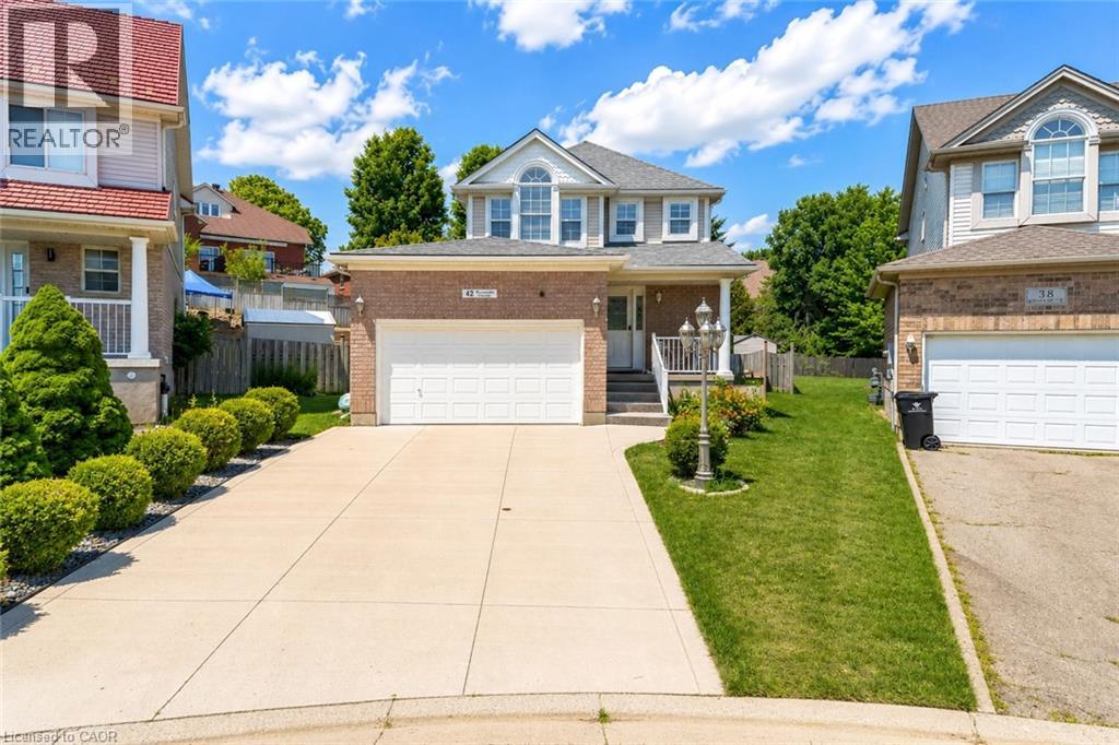 42 BRIARMEADOW Crescent — photo 3