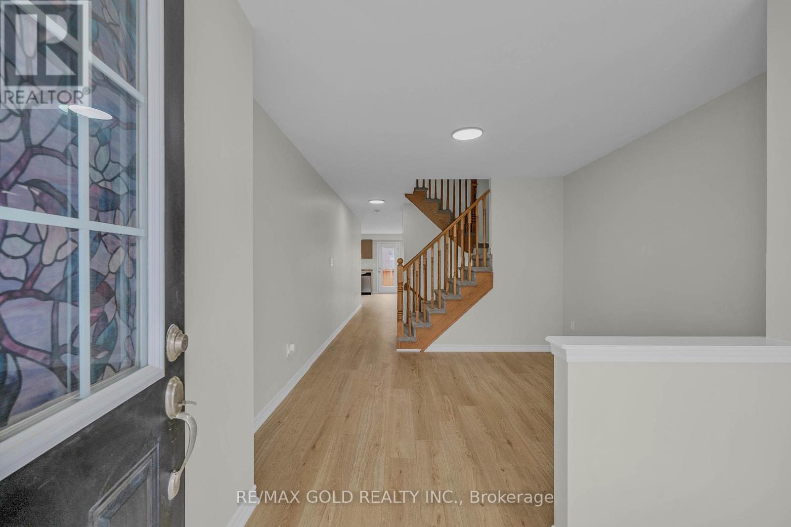 94 BENHURST CRESCENT - 5