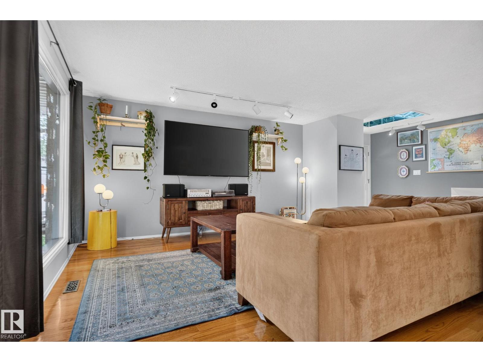 12 LATIMER PL - 13
