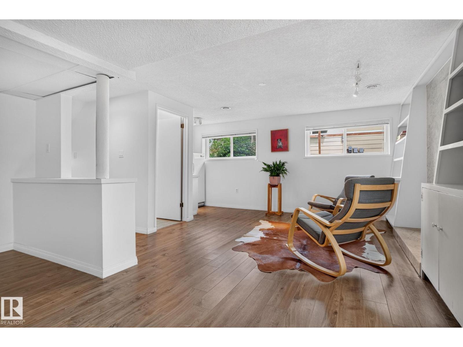 12 LATIMER PL - Image 32