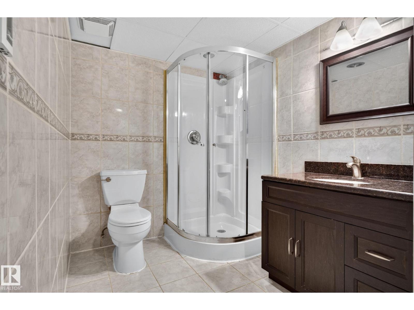 12 LATIMER PL - 36