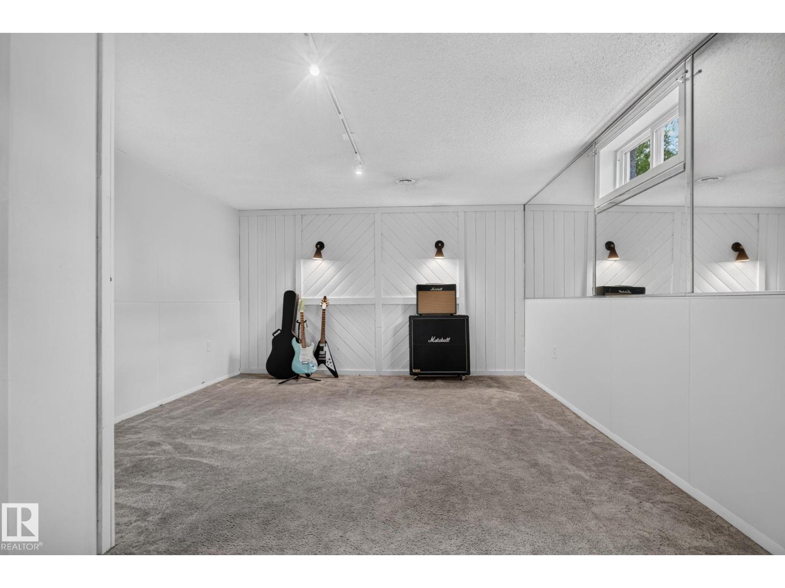 12 LATIMER PL - 37
