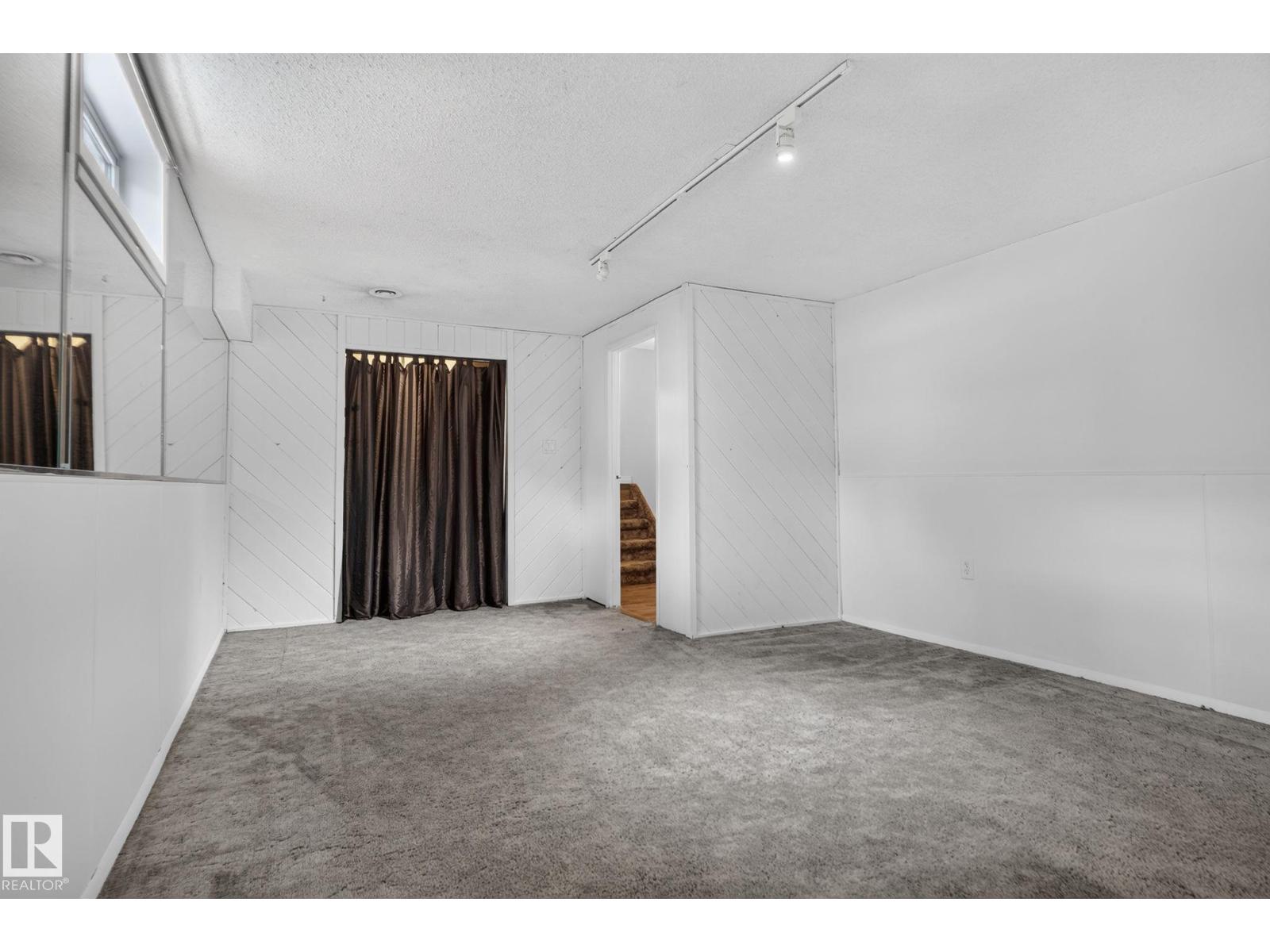 12 LATIMER PL - Image 38