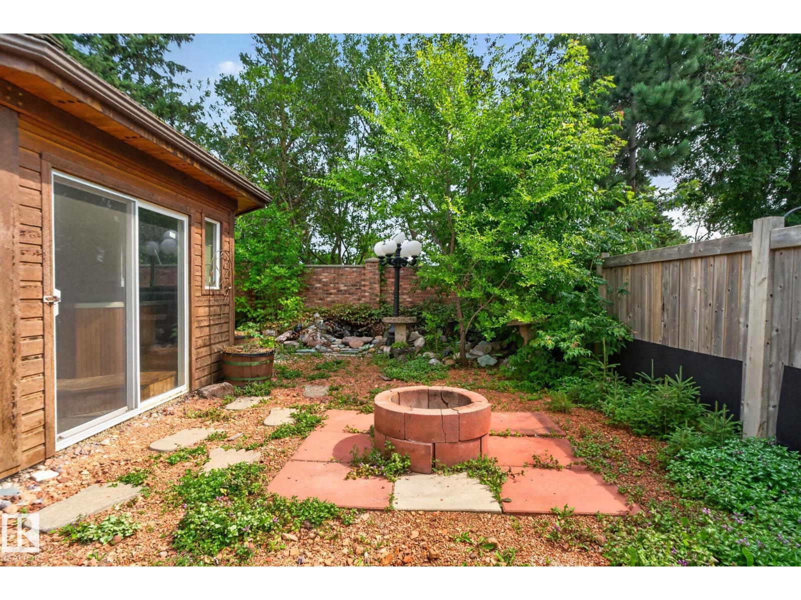 12 LATIMER PL - Image 44