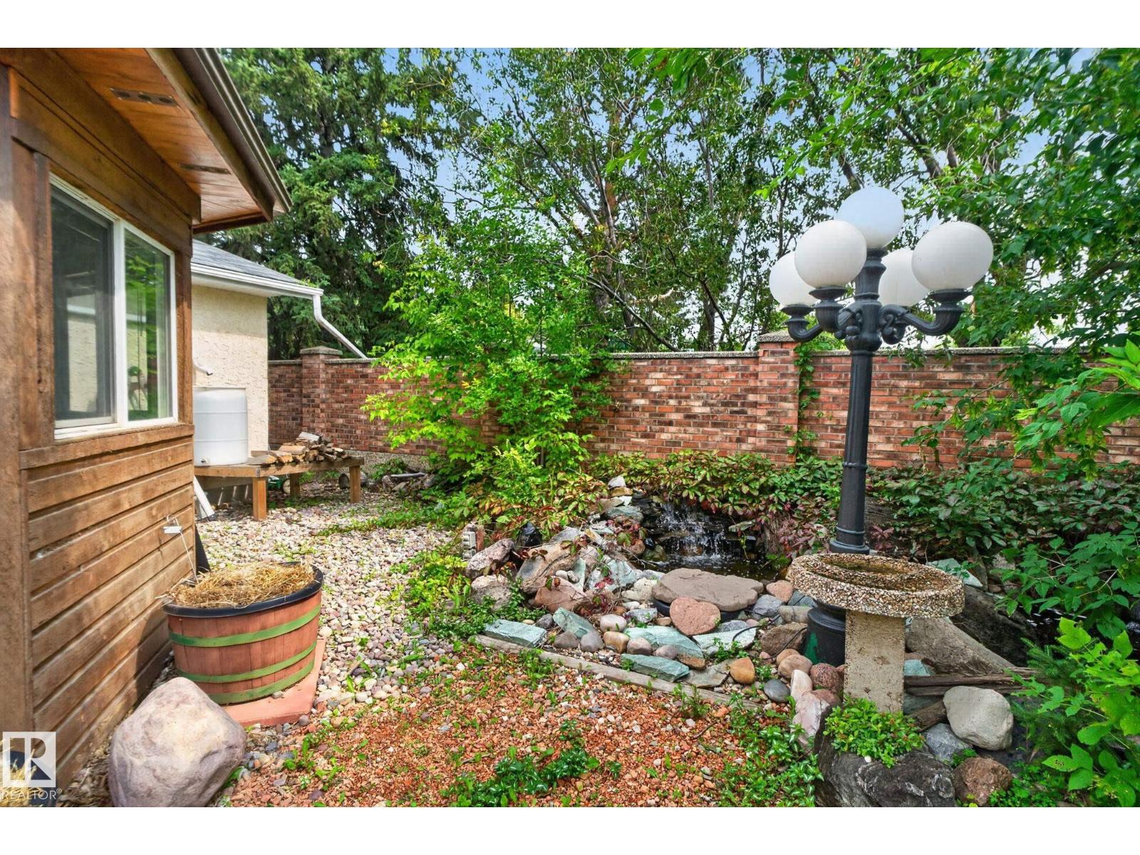 12 LATIMER PL - Image 45