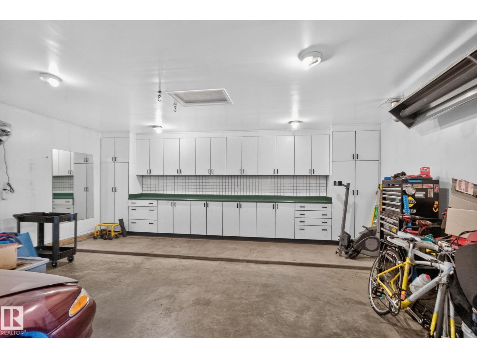 12 LATIMER PL - Image 54