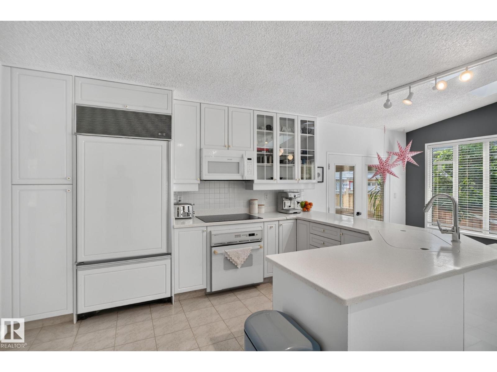 12 LATIMER PL - Image 8