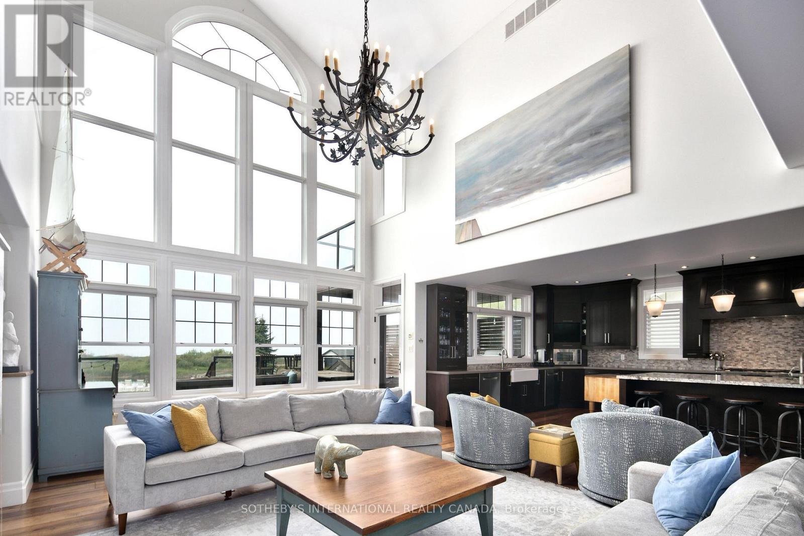 156 BARTLETT BOULEVARD - 5