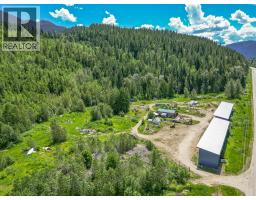 1940 Trans Can Highway, Sicamous, BC V0E2V0 Photo 26