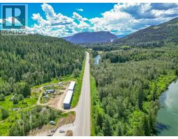 1940 Trans Can Highway, Sicamous, BC V0E2V0 Photo 29