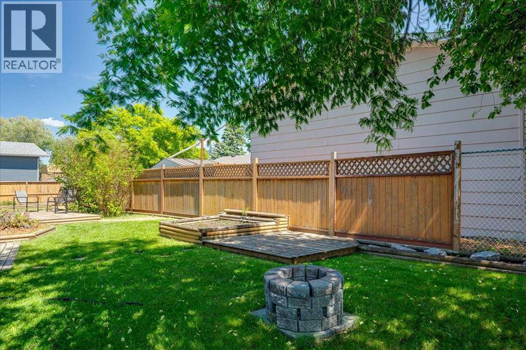 3 Armstrong Close - Photo 40