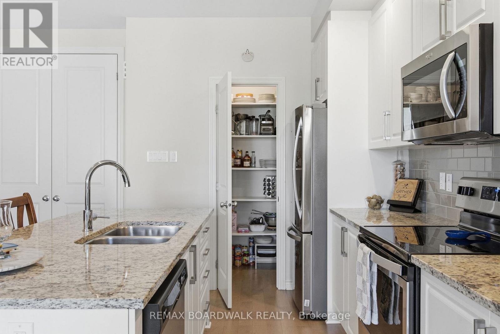 543 LABRADOR CRESCENT - Image 18