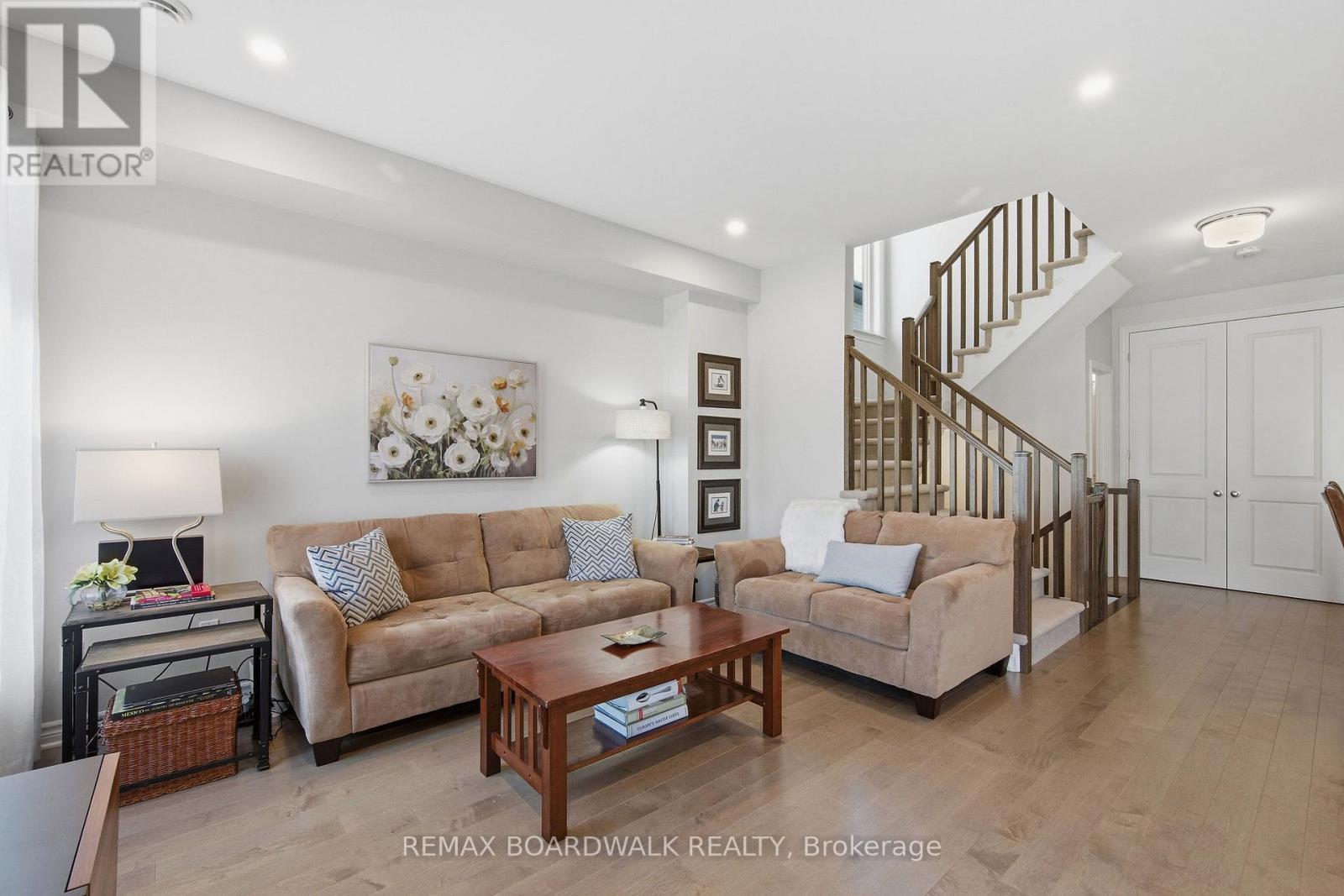 543 LABRADOR CRESCENT - Image 24