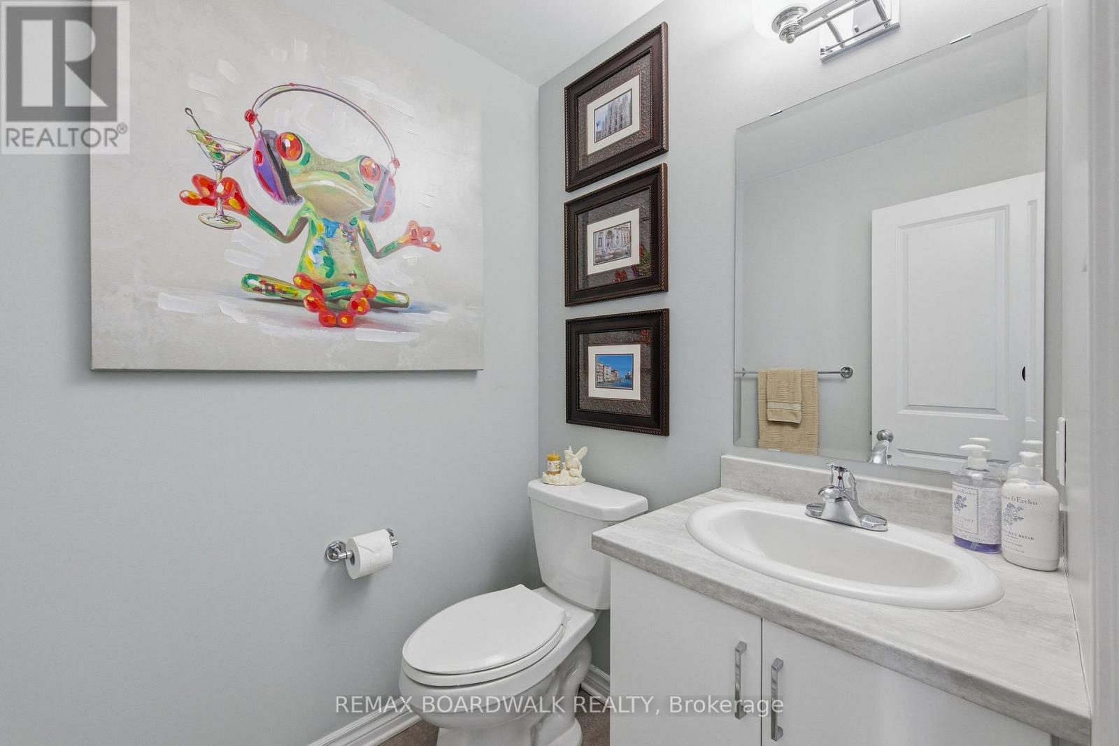 543 LABRADOR CRESCENT - Image 30